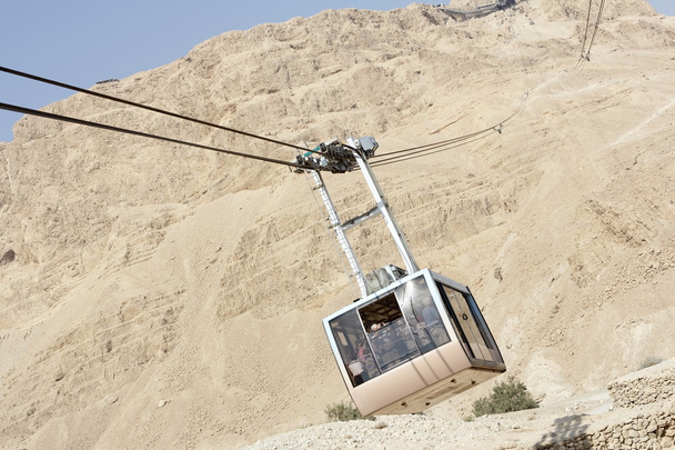 turystów są transportowane przez kolejki linowej na szczyt Masady, Izrael - Zdjęcie, obraz