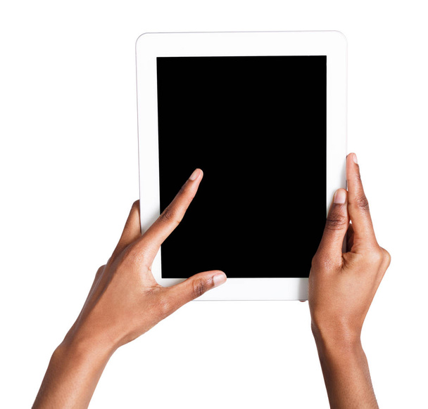Halten und Zeigen auf leeren Bildschirm am Tablet - Foto, Bild