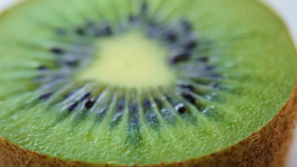 Rotující plátkem kiwi - Záběry, video