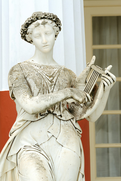 Estátua de uma musa Terpsichore
 - Foto, Imagem