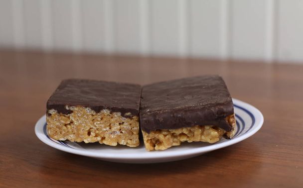Chocolate coberto Krispy Bares
 - Foto, Imagem