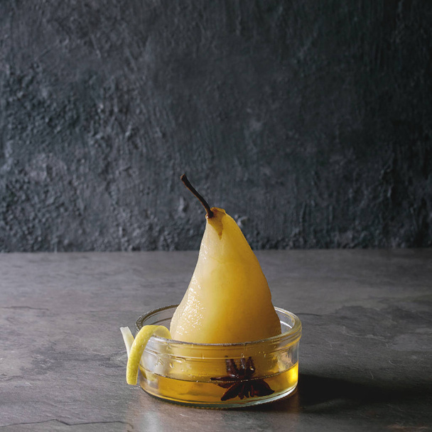 Pear in wine - Foto, immagini