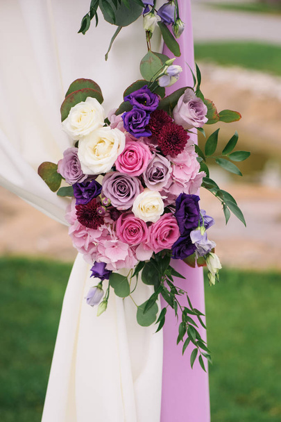Arch prvek s květy pro svatební dekorace - Fotografie, Obrázek