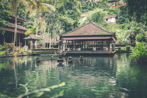 Балийский храм на севере острова. Тропический индуистский остров Бали, Индонезия. Азия
. - Фото, изображение