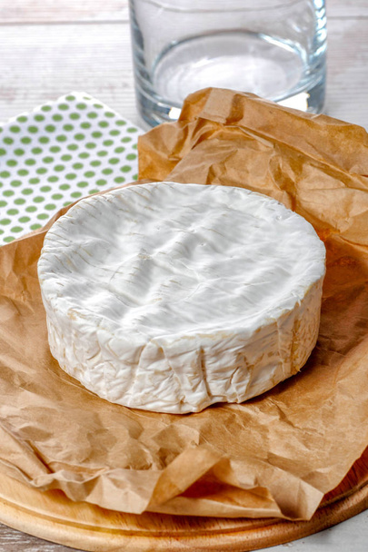 Queso camembert tradicional Normandía francés, productos lácteos
 - Foto, imagen
