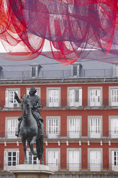 マヨール広場の彫刻。スペインの建築遺産 - 写真・画像