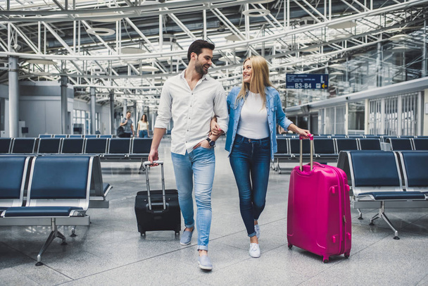 Couple in airport - Photo, Image