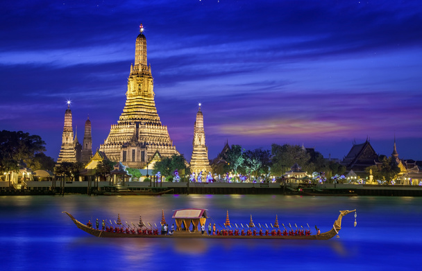 Wat Arun.
 - Foto, Imagem