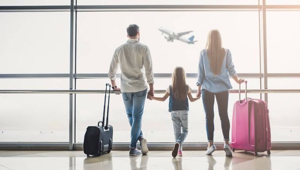 Family in airport - Foto, Imagem