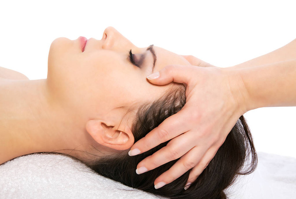 Massagem na cabeça
 - Foto, Imagem