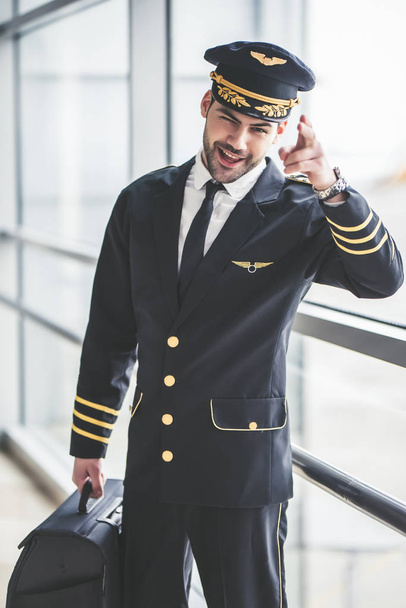 Pilot in airport - Foto, Imagen