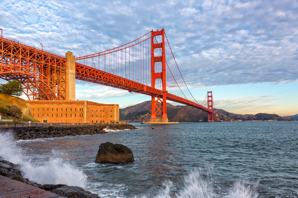 Golden Gate Bridge at sunrise, San Francisco États-Unis
 - Photo, image
