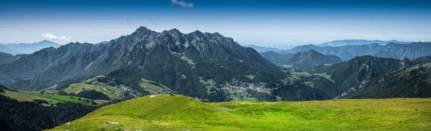 panorama de los Alpes italianos
 - Foto, Imagen