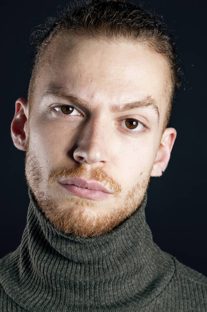 Young ginger man studio portrait - Fotoğraf, Görsel