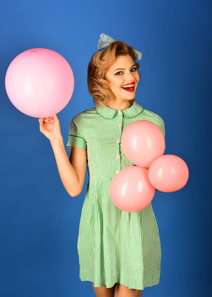 Retro woman with party balloons, celebration. - Foto, Imagen