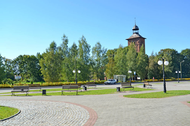 Square fragment overlooking Saint Yakov's Lutheran church. Znamensk, Kaliningrad region - Foto, immagini