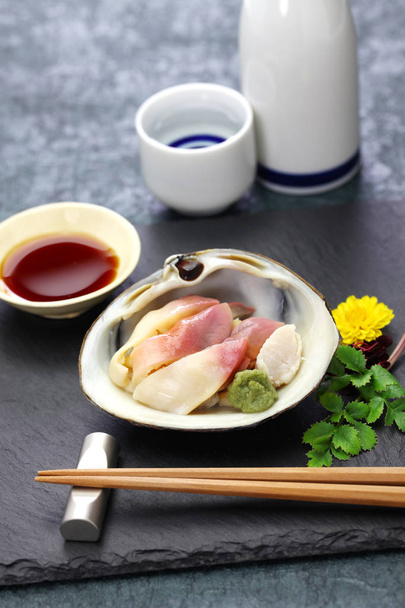 hokkigai (sakhalin surf clam) sashimi, cozinha japonesa
 - Foto, Imagem