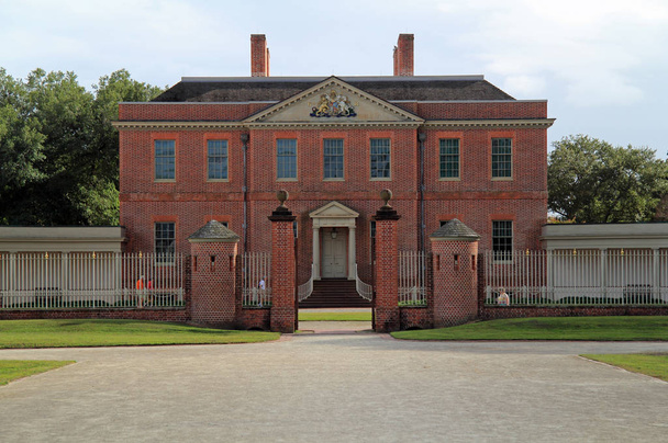 Исторический дворец Тайрон в Нью-Берне, Северная Каролина
 - Фото, изображение