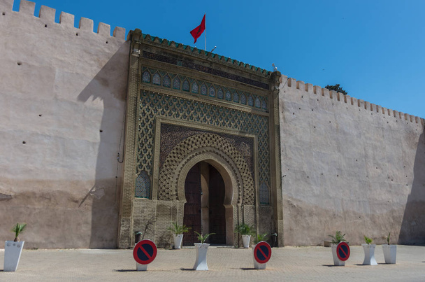 Porte de Bab el Mansour à Meknès, Maroc
 - Photo, image