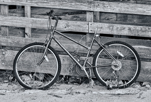 bicicleta abandonada
 - Foto, Imagen