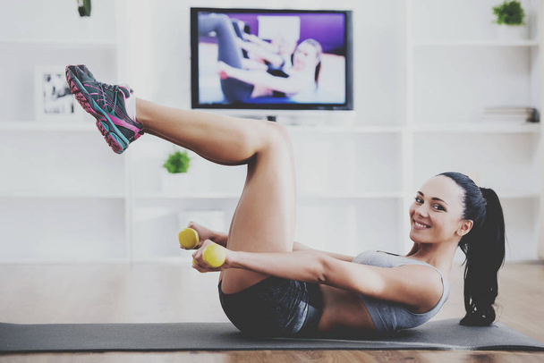Fitness at home - Foto, afbeelding