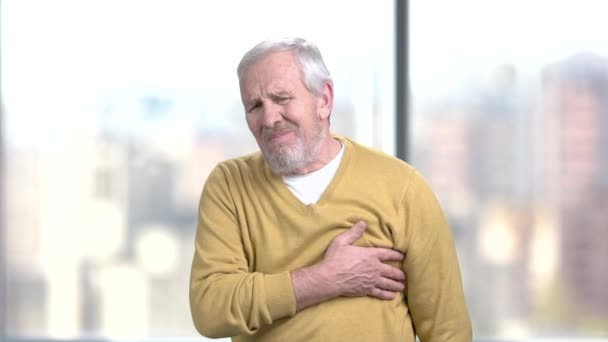 idősebb ember, miután a szívroham. - Felvétel, videó