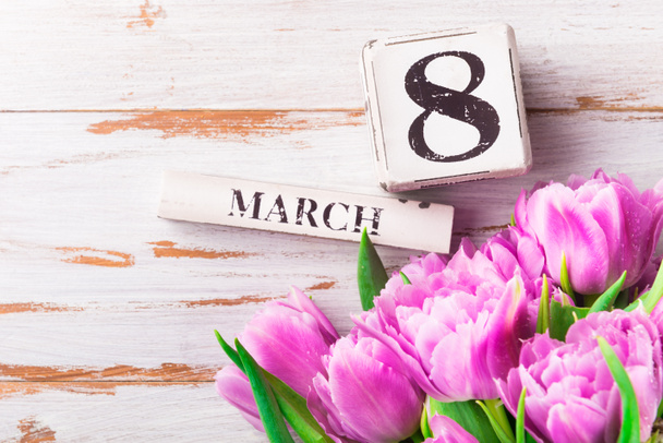 Ξύλινα μπλοκ με ημερομηνία Διεθνές Γυναικείο ημέρα, 8 Μαρτίου - Φωτογραφία, εικόνα