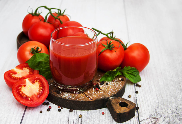 Glass with tomato juice - Φωτογραφία, εικόνα