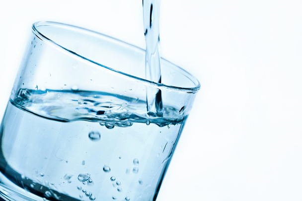 sklo s nalitím vody - Fotografie, Obrázek