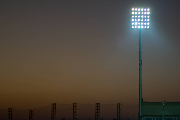 lumières la nuit et stade de football
 - Photo, image