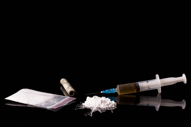 cocaína, heroína u otras drogas ilegales
 - Foto, Imagen