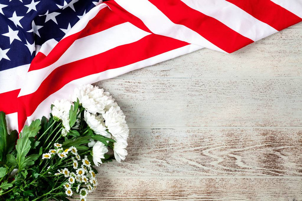 Bandeira dos EUA em fundo de madeira
 - Foto, Imagem