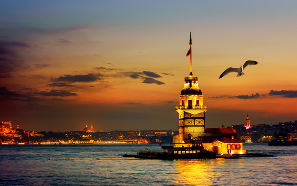 Вежа в Стамбулі
 - Фото, зображення