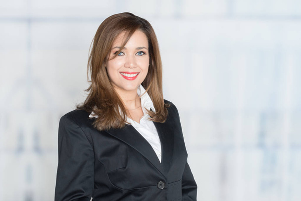 Happy Hispanic Businesswoman - Valokuva, kuva