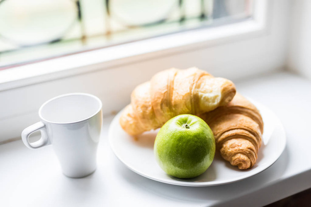 Ранковий сніданок Прекрасний вид з вікна
. - Фото, зображення