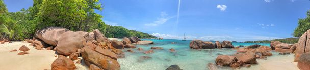 Vista panorámica de Anse Lazio, Praslin - Seychelles
. - Foto, Imagen