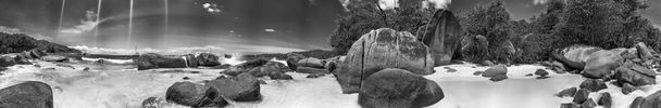 panoramablick auf anse lazio, praslin - seychellen. - Foto, Bild