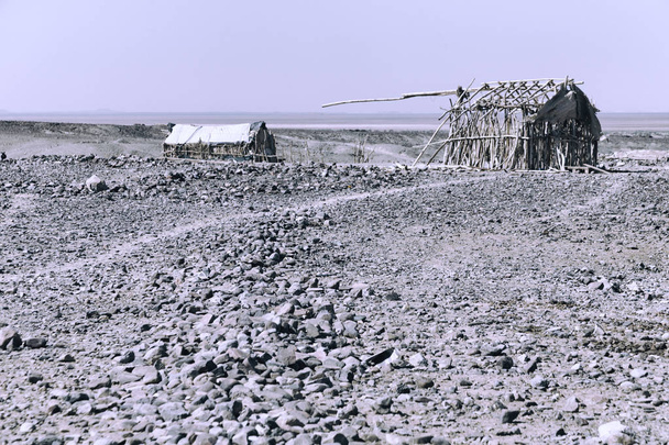  в пустелі кам'яного бідного дому людей
  - Фото, зображення