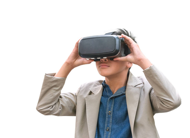 Garçon utiliser VR application de jeu mobile avec casque 3D vr innovant
 - Photo, image