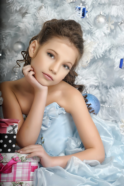 Girl with gifts - Foto, immagini