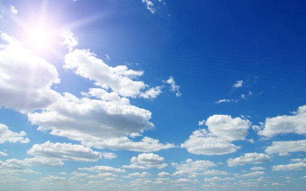 White clouds in blue sky - 写真・画像