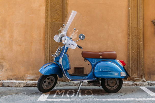 Retro scooter - Fotó, kép