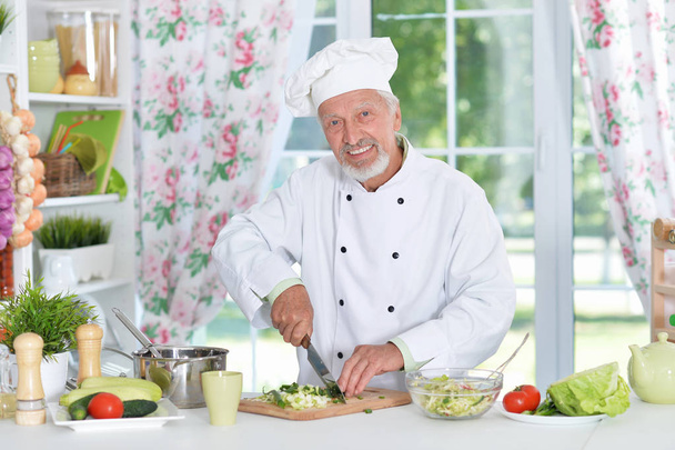 chef preparing dinner - Фото, изображение