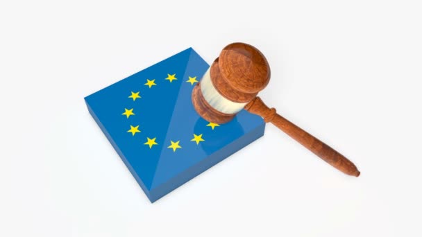 Deska s vlajkou Evropské unie kormidelníky nerozbila se soudcova kladívka (Hammer). Pojem krize eurozóny. - Záběry, video