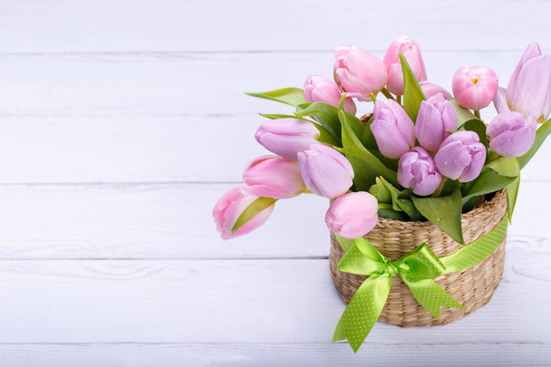 букет з рожевих тюльпанів
 - Фото, зображення