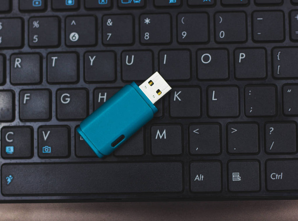 USB flash drive and laptop - Photo, Image