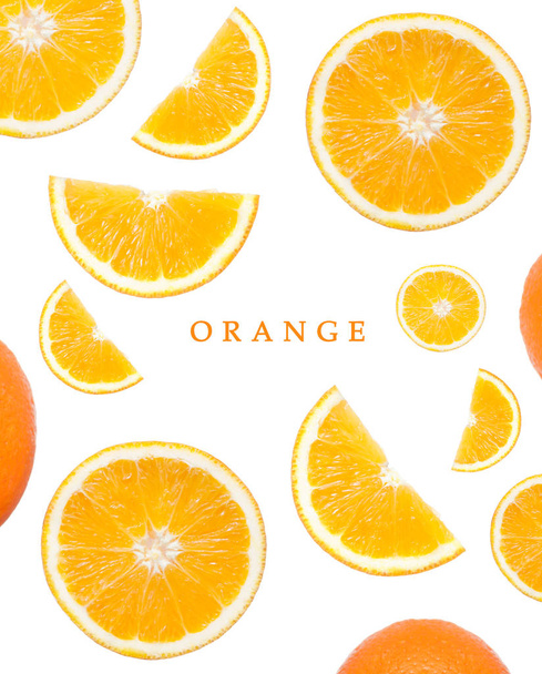 オレンジ色のシームレスなパターン。熱帯の抽象的な概念。白い背景の上の果実. - 写真・画像