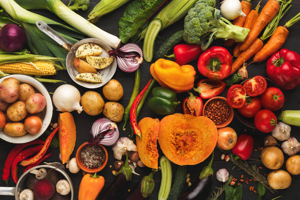 Colorful fresh organic vegetables background - Photo, Image