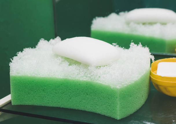 esponja luff natural con jabón de tomillo
 - Foto, imagen