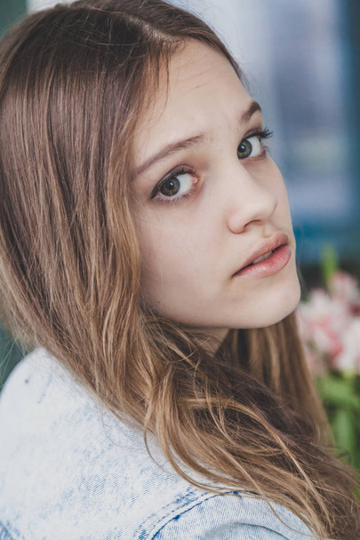 Young teen girl portrait - 写真・画像